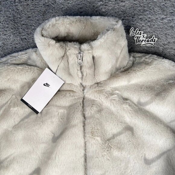 Nike NSW Plush Faux Fur Swoosh Jacket Size 2XL Women Light Bone DQ6842-072 - Picture 4 of 6